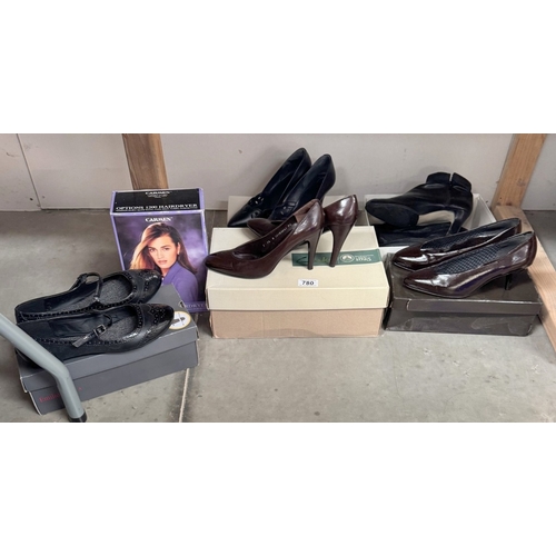 780 - A quantity of ladies shoes size 6, 4.5 etc including Charles Jourdan Paris size 7.5 & A Carmen haird... 