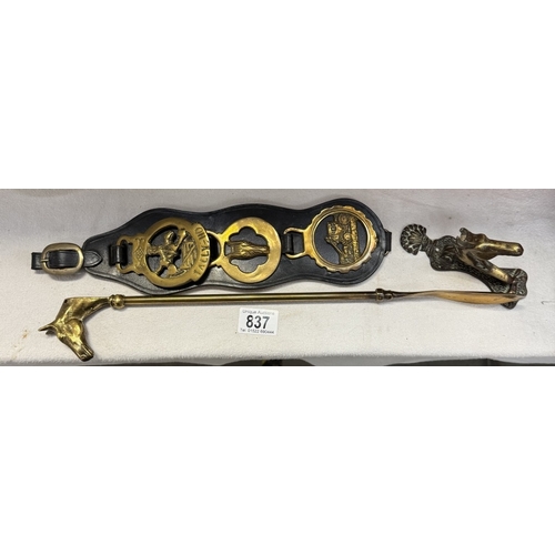 837 - A Leather martingale of horse brasses, A shoe horn & door knocker