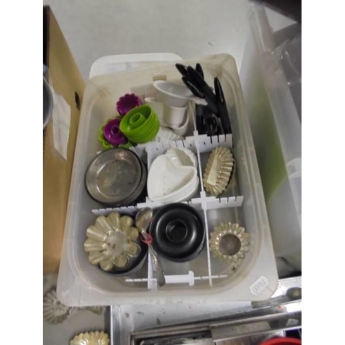 532 - A huge lot of bakeware and other kitchen items. COLLECT ONLY.