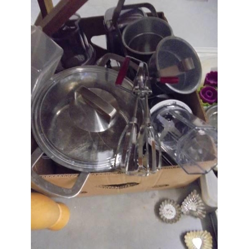 532 - A huge lot of bakeware and other kitchen items. COLLECT ONLY.