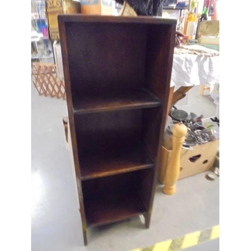 533 - A small three shelf bookcase, COLLECT ONLY.