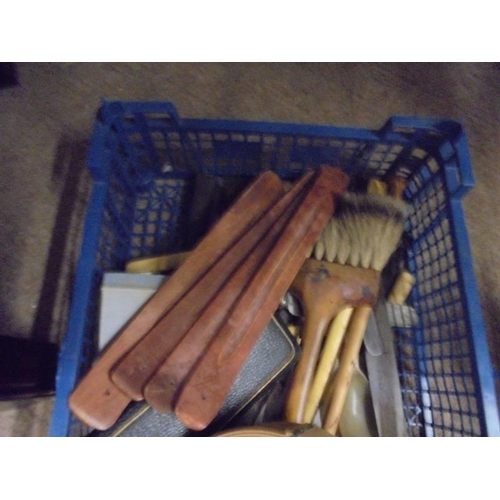 559 - A mixed lot of wooden items etc.,