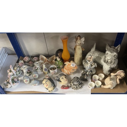 531 - A mixed quantity of pottery figures etc