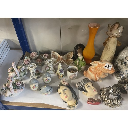 531 - A mixed quantity of pottery figures etc