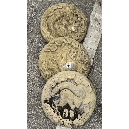 641 - 3 Circular garden decorative stones featuring animals