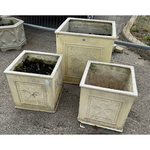 642 - 3 Square large planters