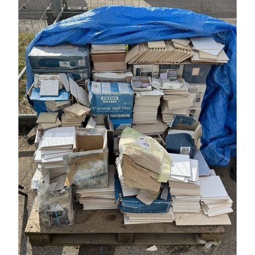 646 - A pallet of ceramic household tiles