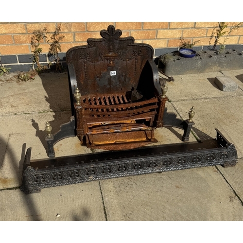 649 - A Fire grate with metal fenders