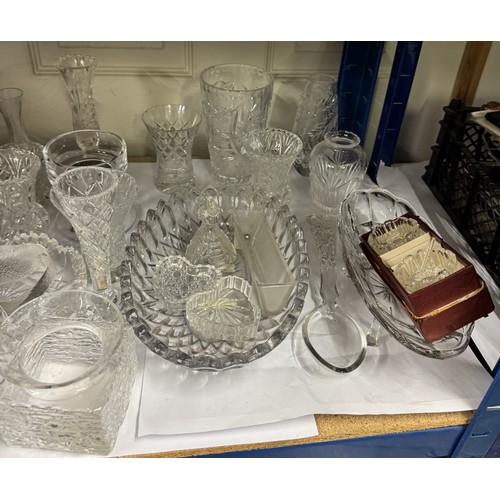 500 - 2 Shelves of miscellaneous glass items