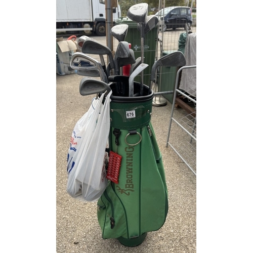 676 - A quantity of Desert Classic golf clubs in bag with golf glove COLLECT ONLY