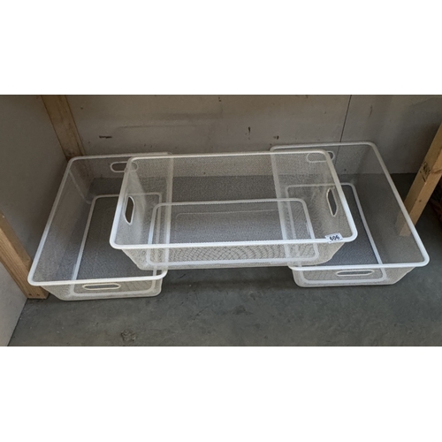 606 - 3 Mesh storage containers