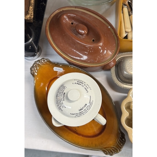 639 - A good lot of vintage kitchenalia including butter pats, & stoneware jelly mould etc