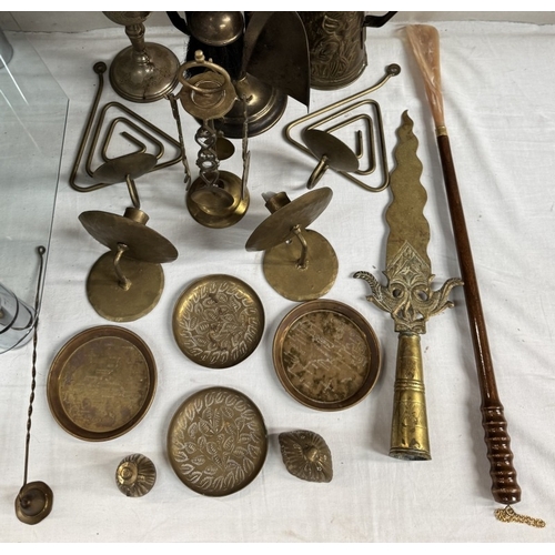 660 - A good selection of brassware including companion set, spear, finial etc