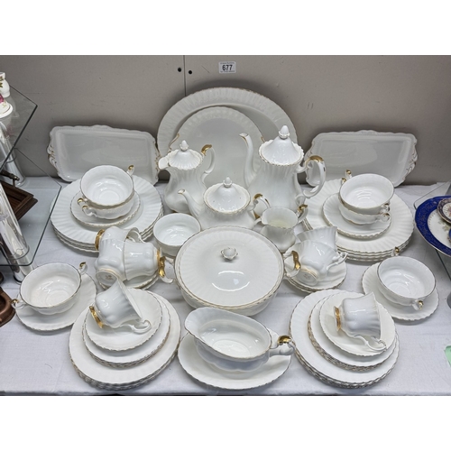 677 - A Royal Albert Val D'or dinner service