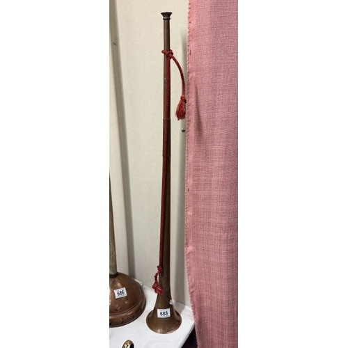 688 - A copper post/hunting horn, 85cm in length