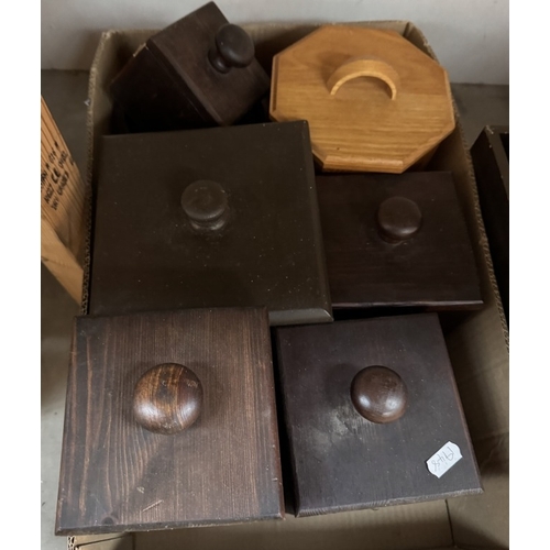 663 - A good lot of wooden boxes etc