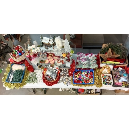 741 - A large lot of Christmas decorations