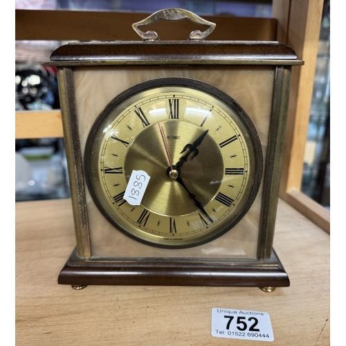 752 - A vintage quartz Metamec mantel clock