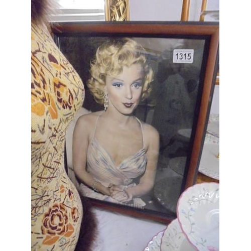 1315 - A framed and glazed print of Marilyn Monroe, COLLECT ONLY.