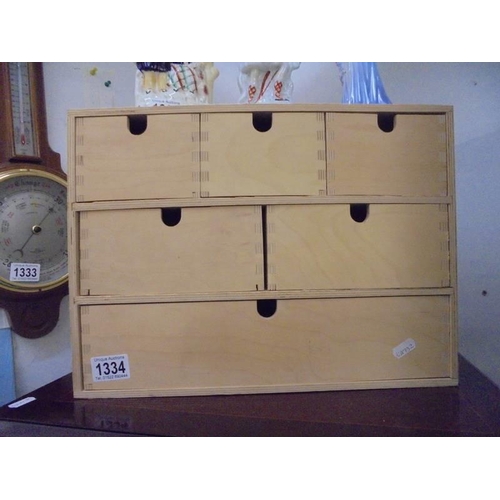 1334 - A small ply tool/sewing chest.