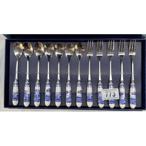 773 - A boxed set of Spode pastry forks & teaspoons