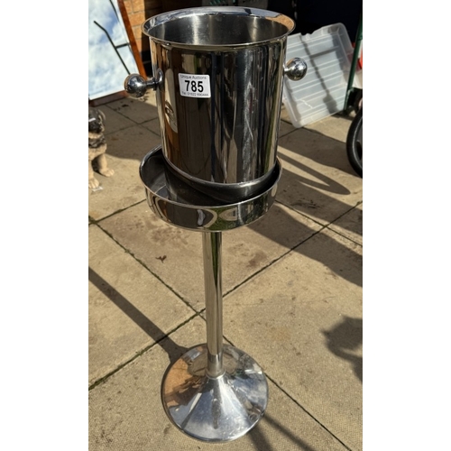 785 - A stainless steel ice bucket on stand