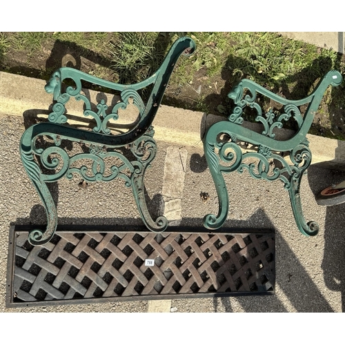 788 - A cast iron garden bench frame & lattice panel