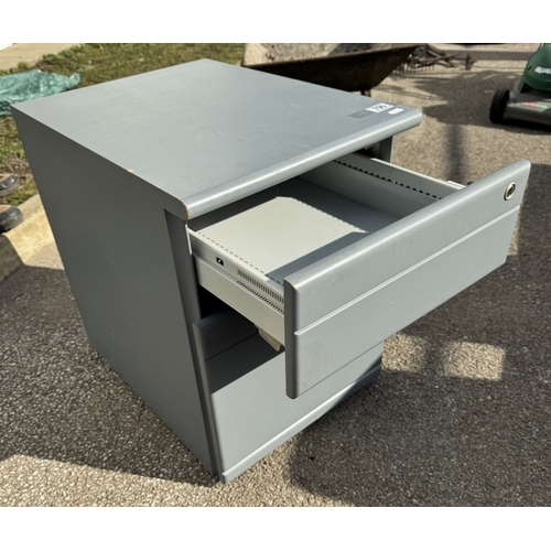 790 - A small set of office workstation drawers (No Key)