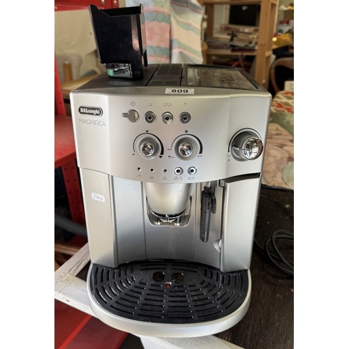 809 - A Delonghi, Magnifica coffee machine