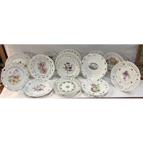 816 - A good lot of vintage ribbon plates (Approximately 18)