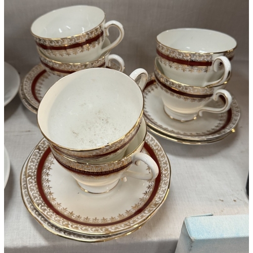 864 - A retro Alfred clough Amber Rose coffee set etc