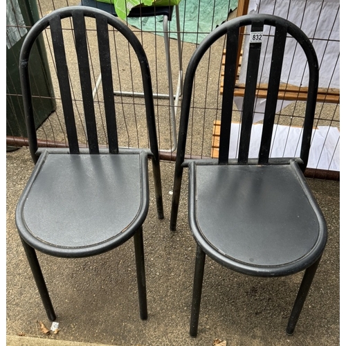 832 - 2 Black metal chairs