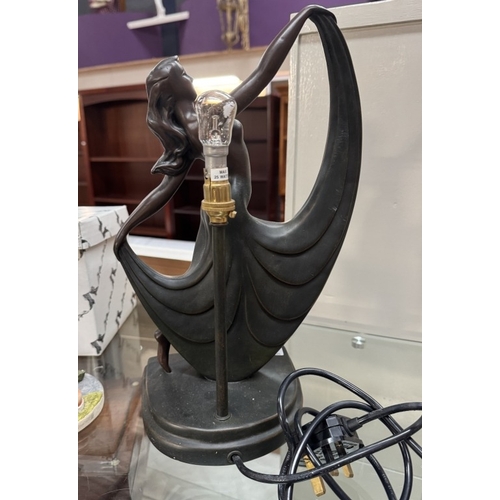 885 - An art deco style figure table lamp