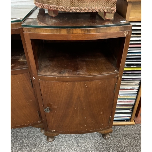 891 - A pair of 1930s bedside cupboards & A loom corner linen basket