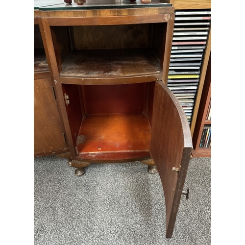 891 - A pair of 1930s bedside cupboards & A loom corner linen basket