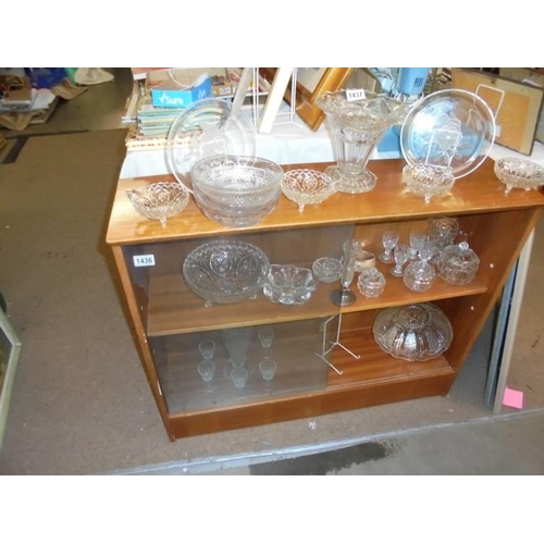 1437 - A good lot of vintage moulded glass. COLLECT ONLY.