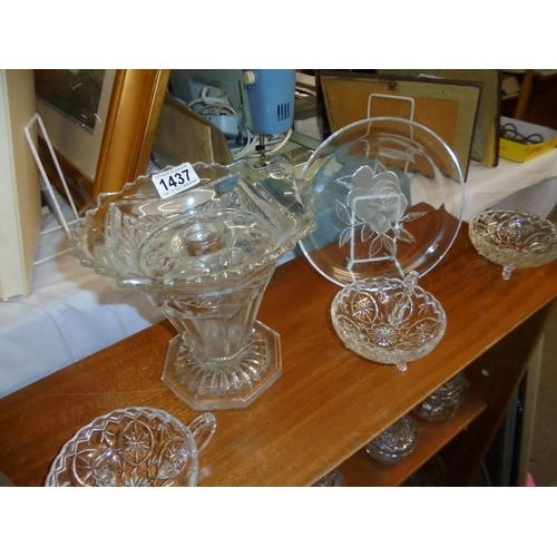 1437 - A good lot of vintage moulded glass. COLLECT ONLY.