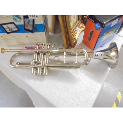 1471 - A silver plated trumpet.