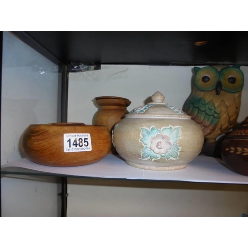 1485 - A mixed lot of wooden bowls, owl, cat etc.,