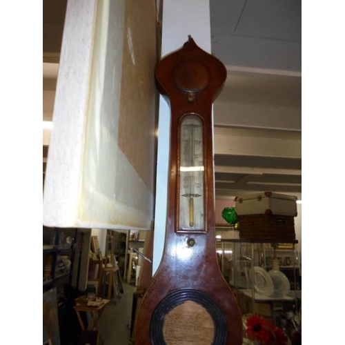 1552 - A barometer marked Green Grantham. COLLECT ONLY,