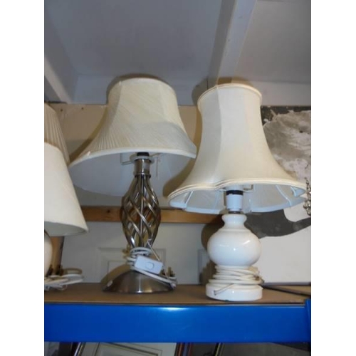 1560 - Five assorted table lamps with shades. COLLECT ONLY.