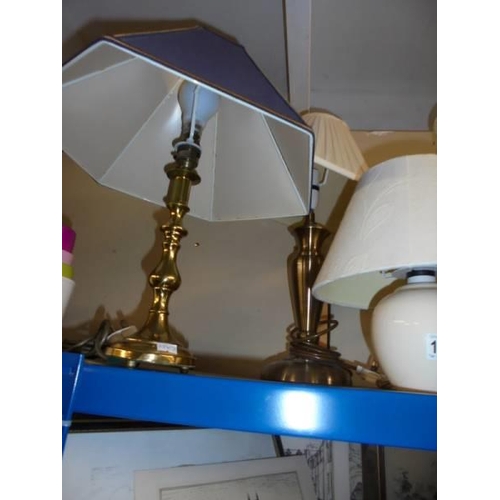 1560 - Five assorted table lamps with shades. COLLECT ONLY.