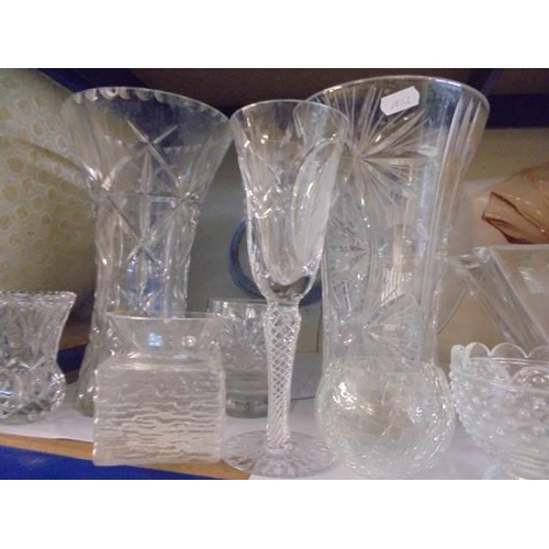 1585 - A good lot of glass ware, COLLECT ONLY.