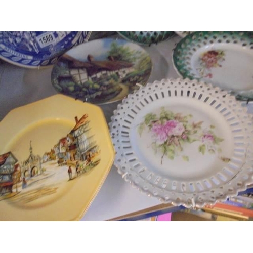 1589 - A quantity of assorted collector's plates.