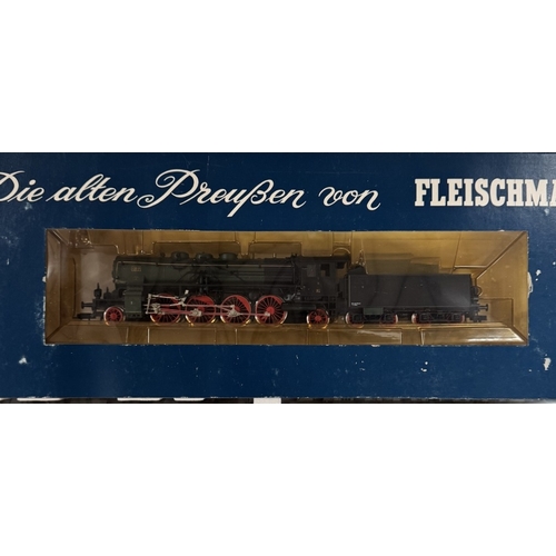 155 - A boxed Fleischmann HO 4885 train set