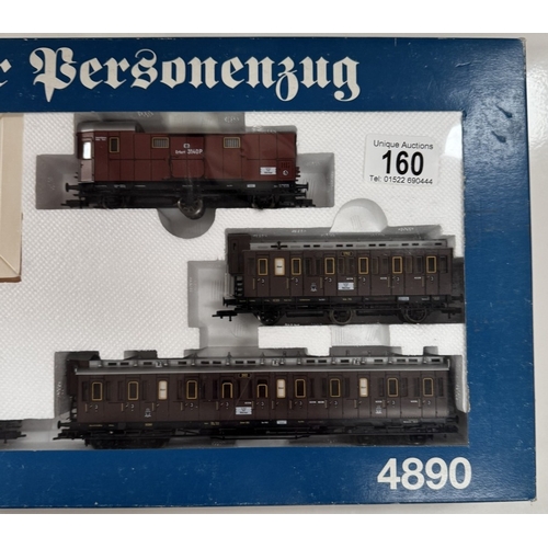 160 - A boxed Fleischmann HO 4890 train set