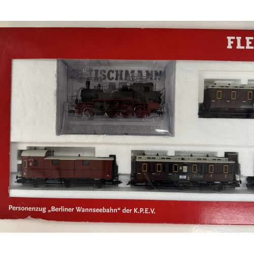 165 - A boxed Fleischmann HO 48102 train set