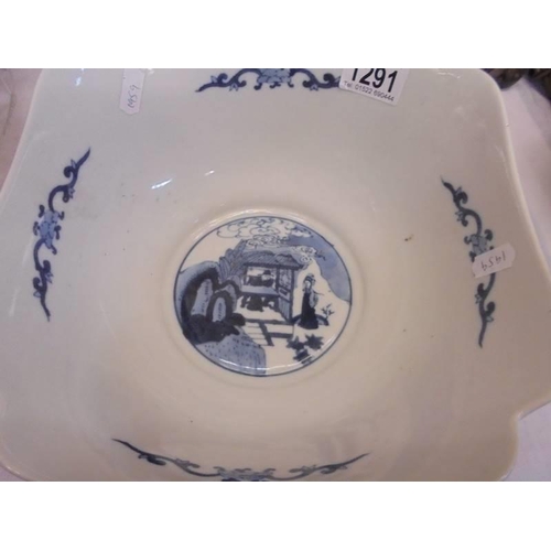 1291 - A large Chinese blue and white bowl.