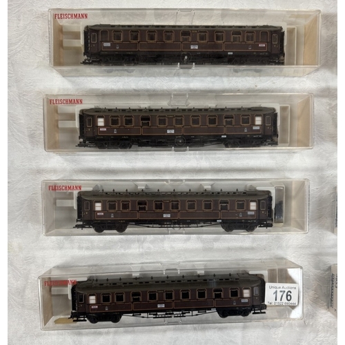 176 - 8 Boxed Fleischmann HO gauge coaches 5853 x 8