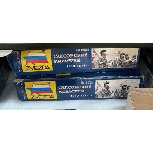 8 - A large quantity of 1/72 scale plastic soldiers with boxes in various conditions by Italeri etc